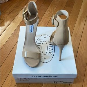 Steve Madden- Tan heels